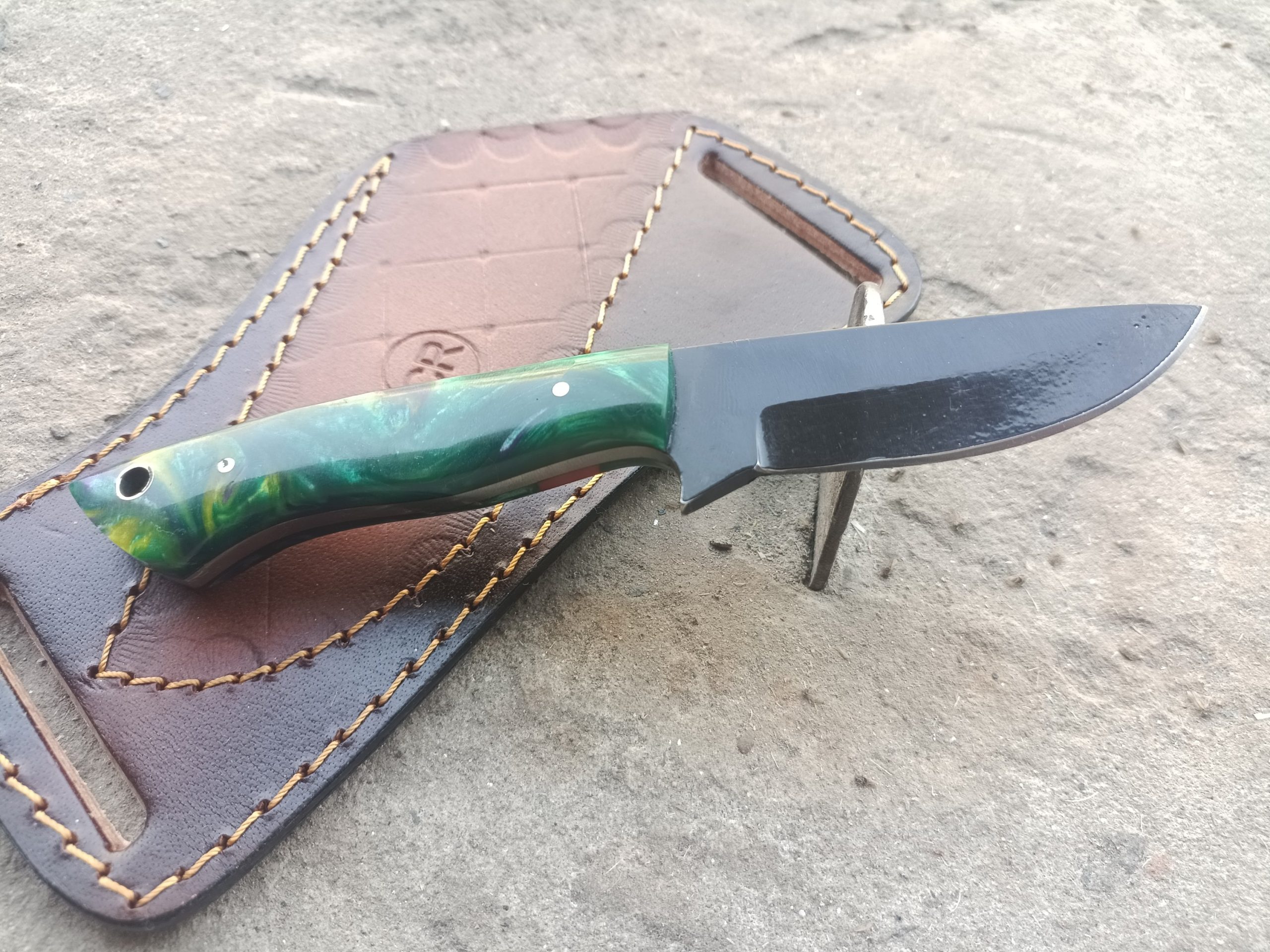 Resin Handle Black Polished Skinner Knife - Image 3