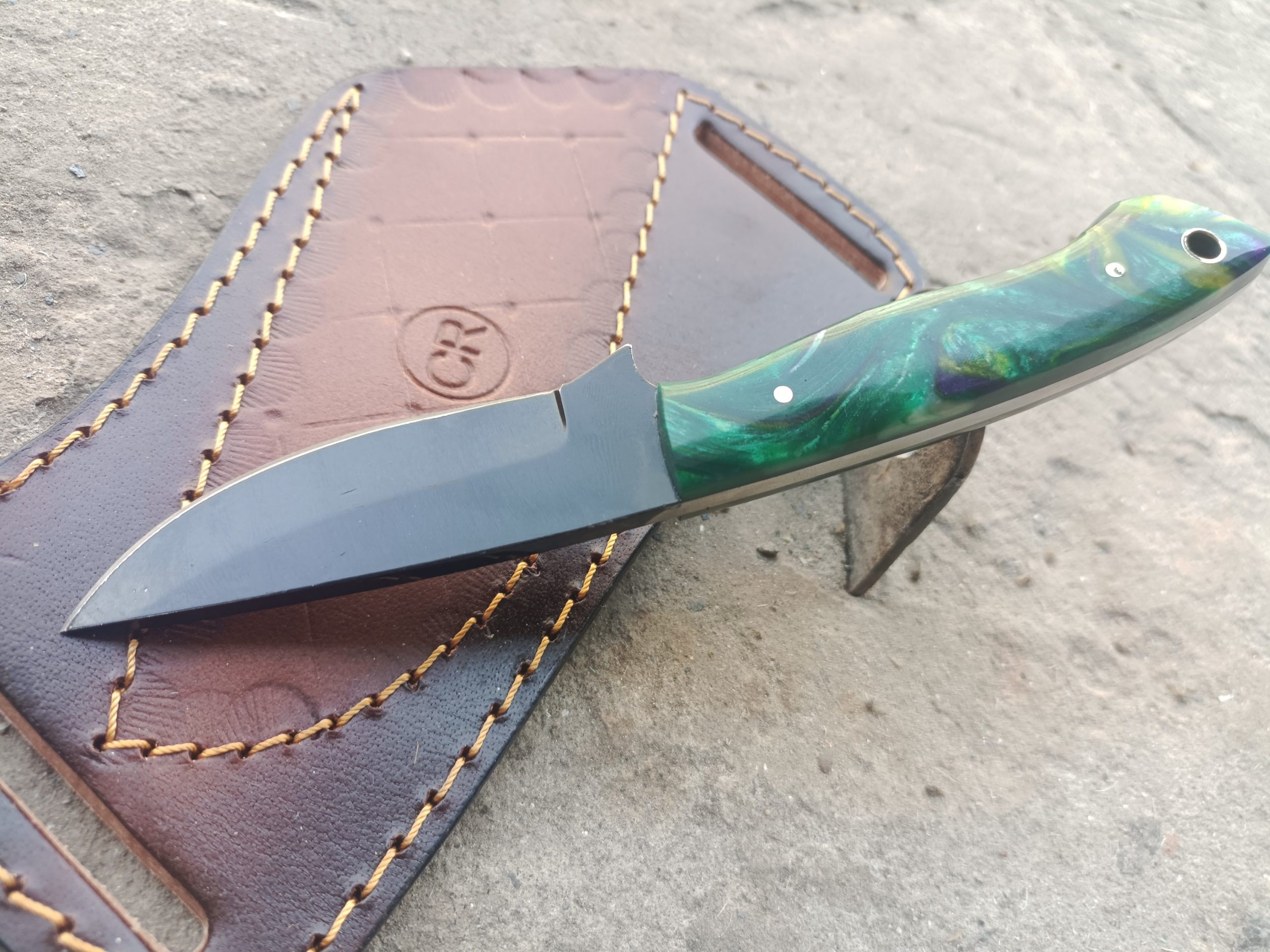 Resin Handle Black Polished Skinner Knife - Image 4
